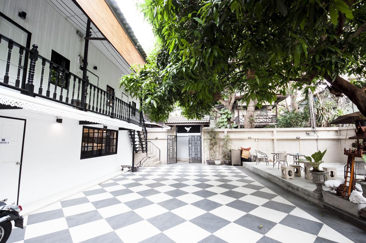 Hostel The Hidden House Bangkok Exterior foto